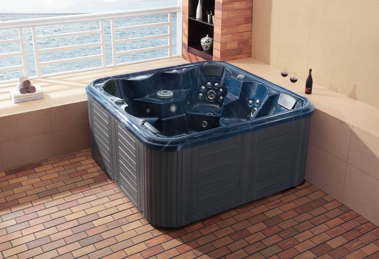 Aquamarine Outdoor Hot Tub