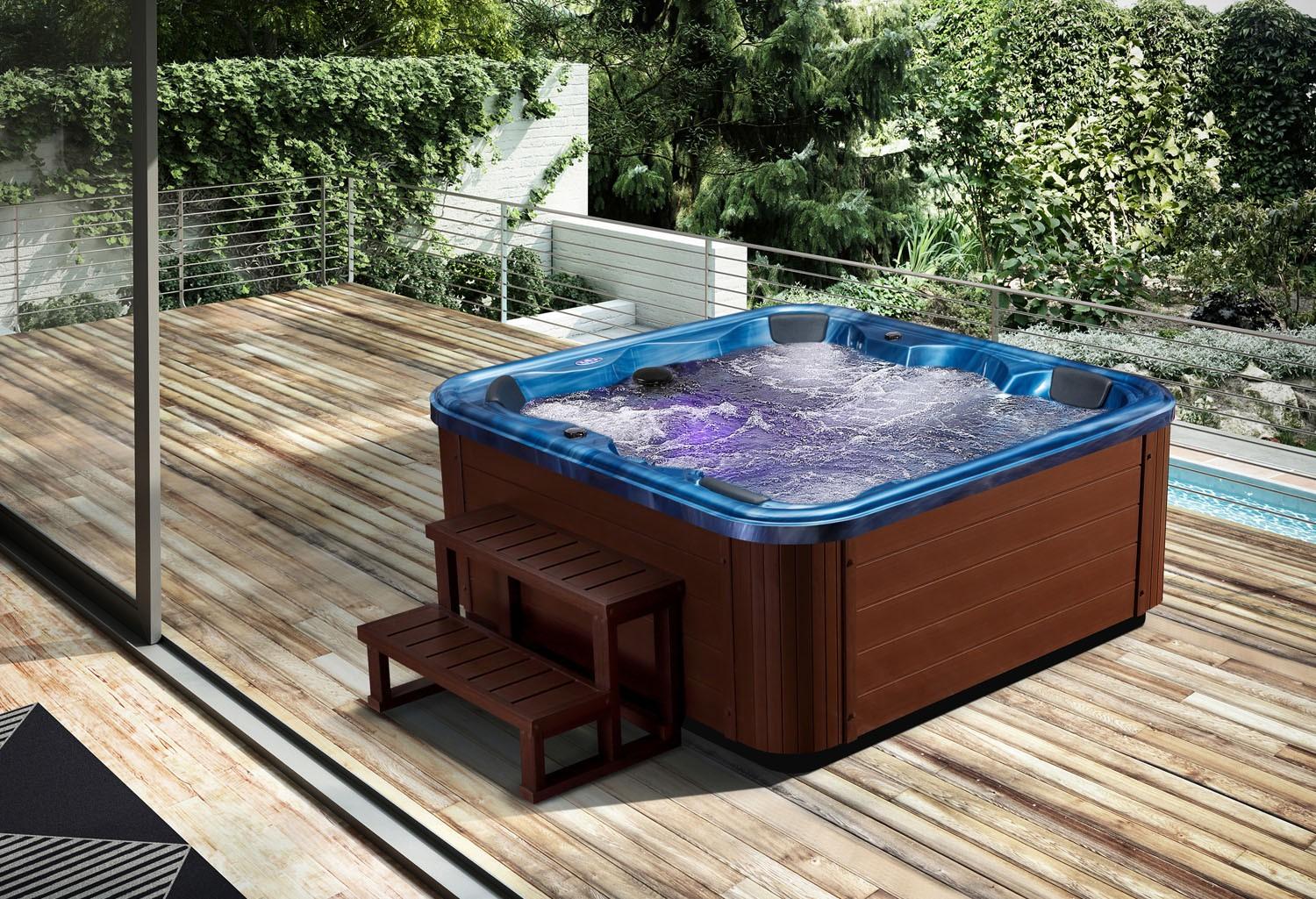 Aquamarine Outdoor Hot Tub