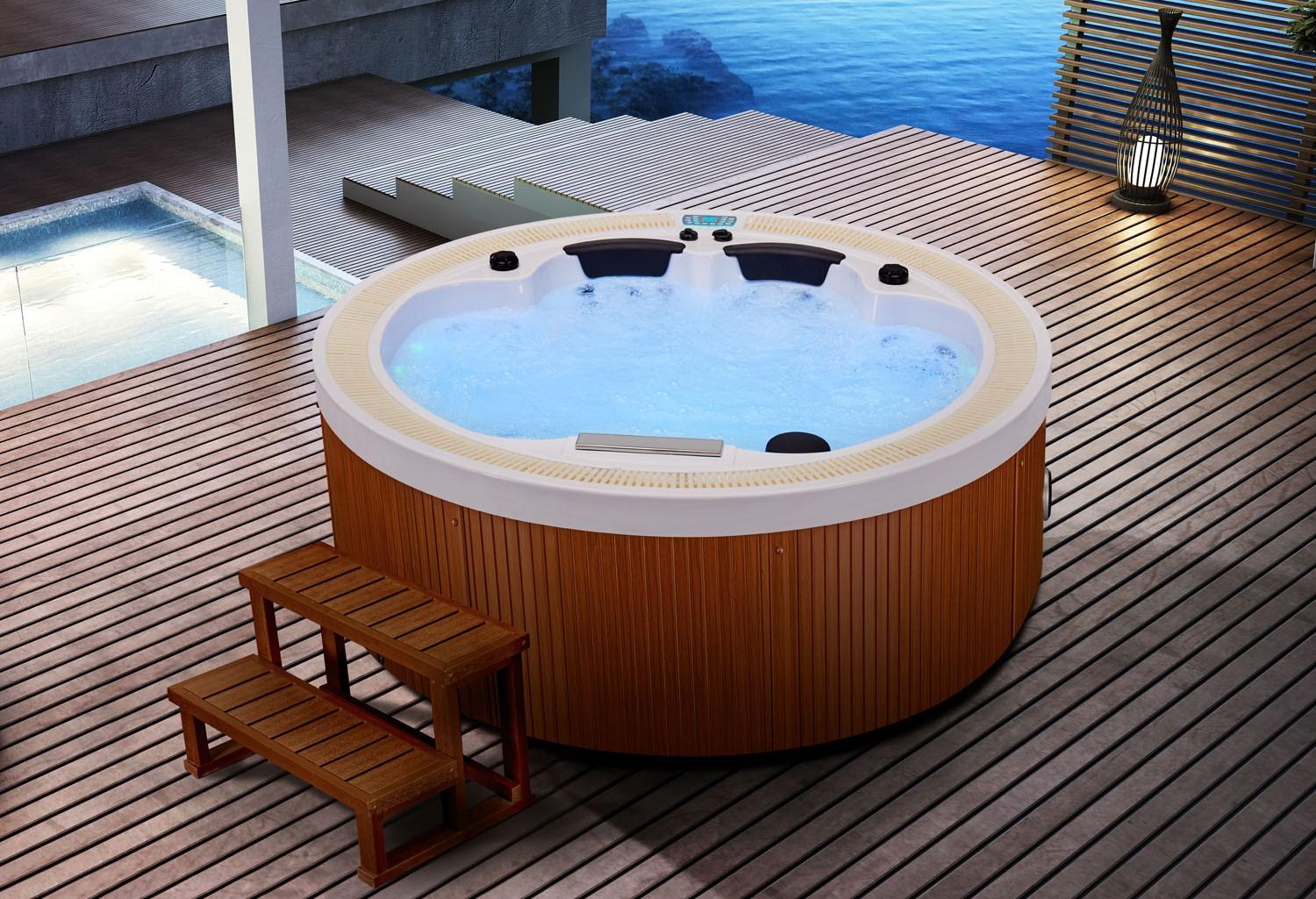 Lagoon Outdoor Hot Tub