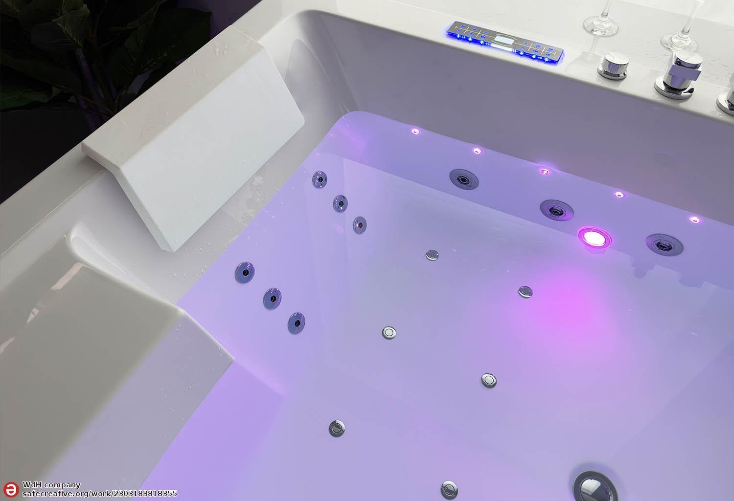 ITACA Whirlpool Bath