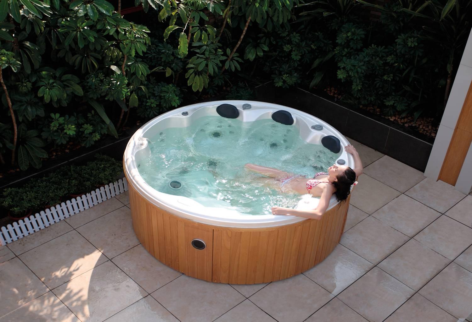 Eden Outdoor Hot Tub