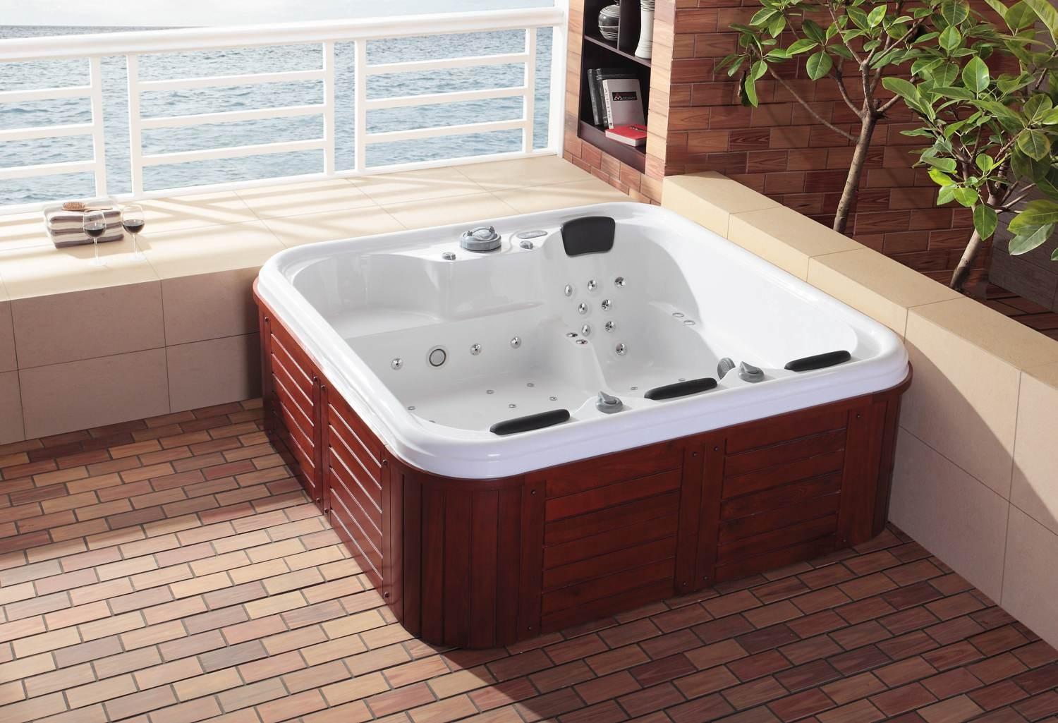 Euphoria Outdoor Hot Tub