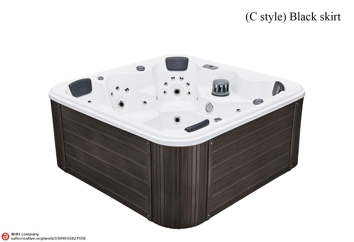 Aquamarine Outdoor Hot Tub