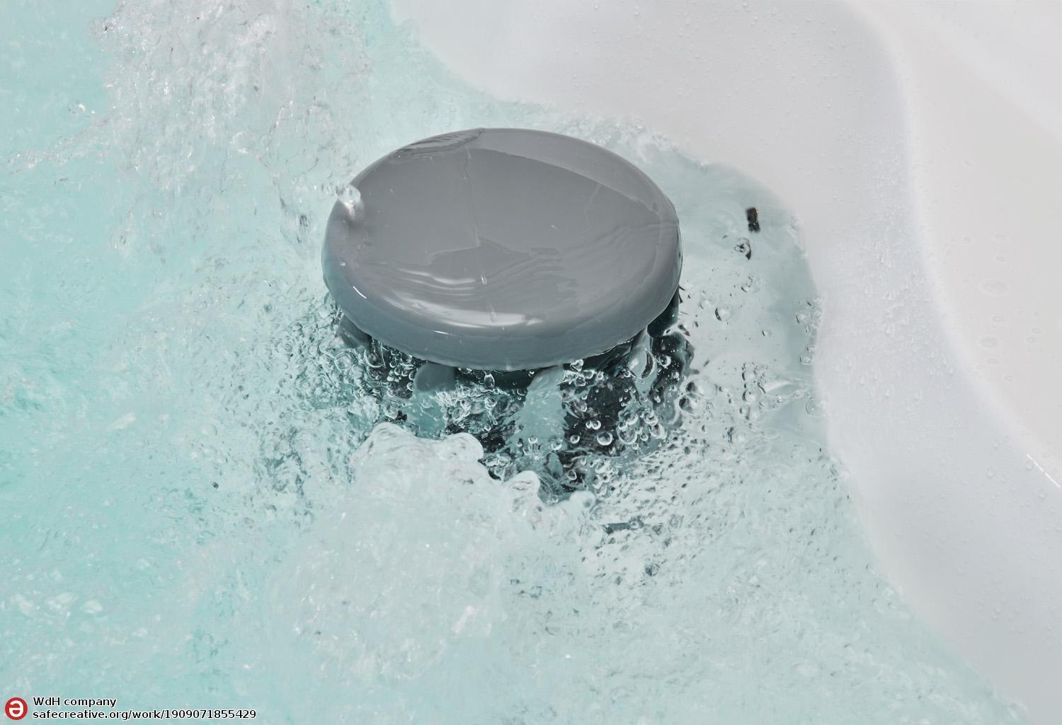 Aquamarine Plus Outdoor Hot Tub