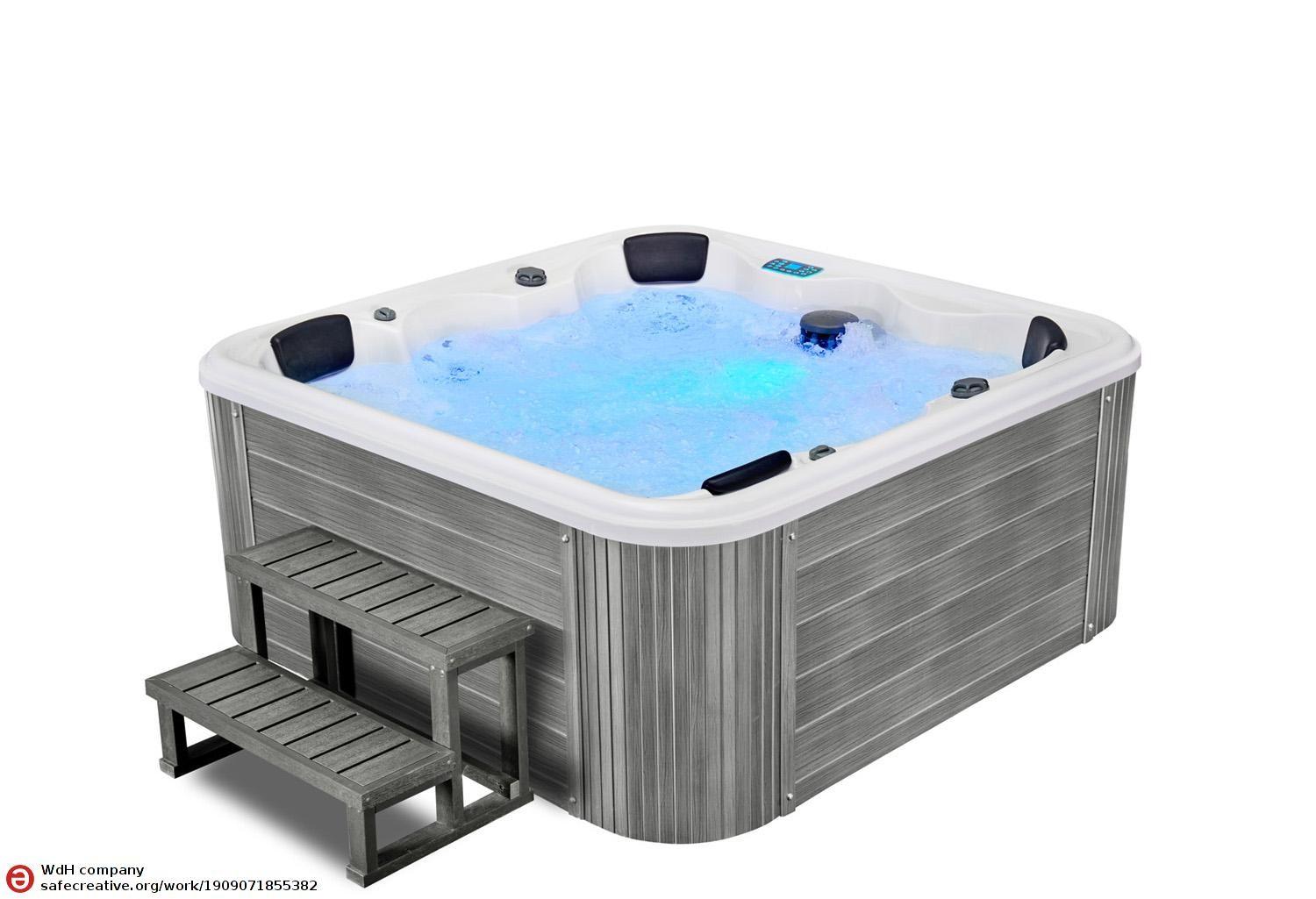 Aquamarine Plus Outdoor Hot Tub