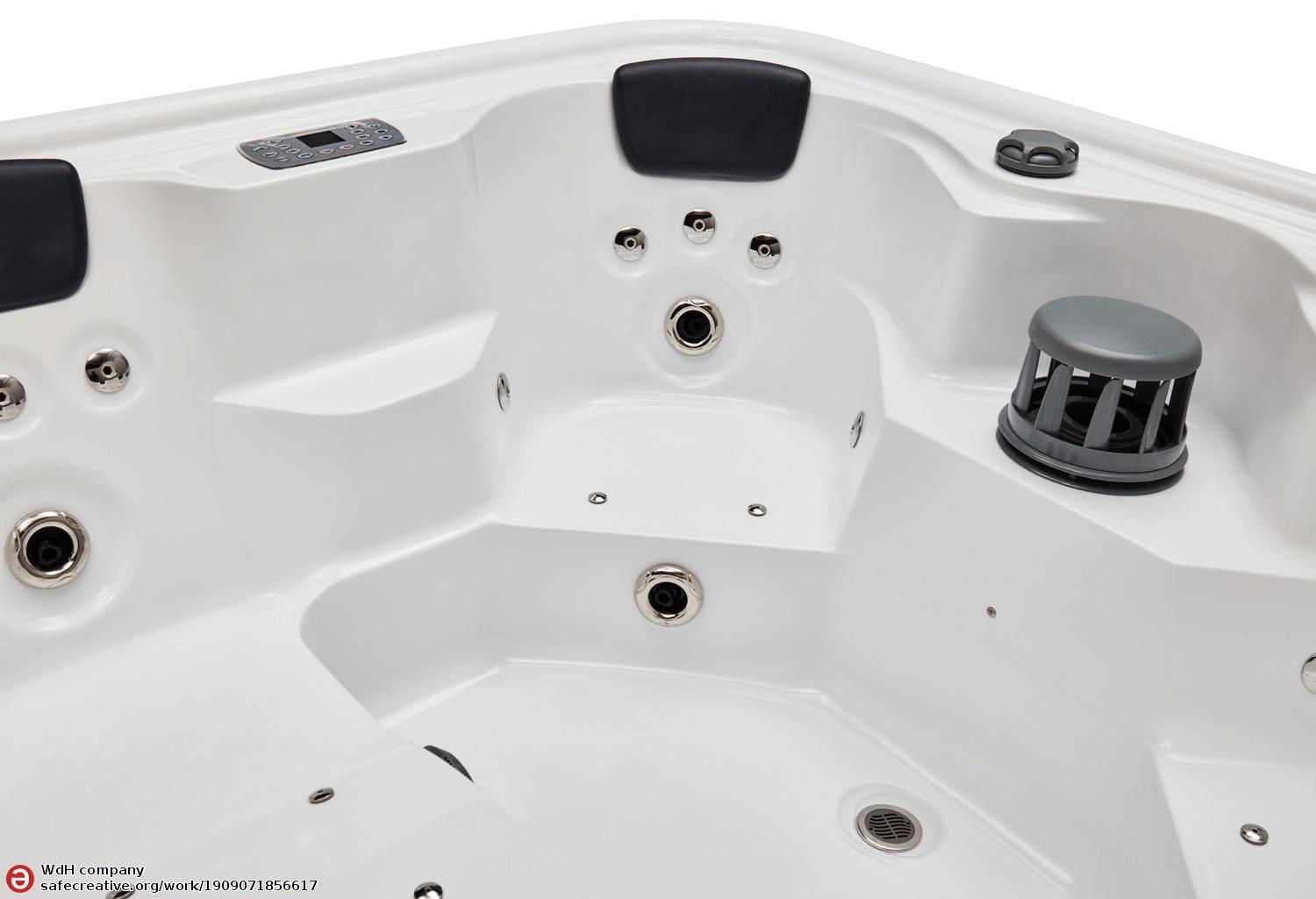 Dune Outdoor Hot Tub