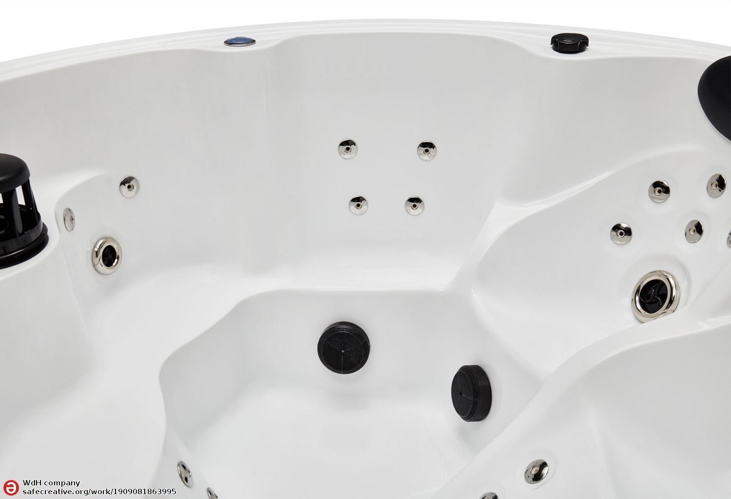 Eden Outdoor Hot Tub