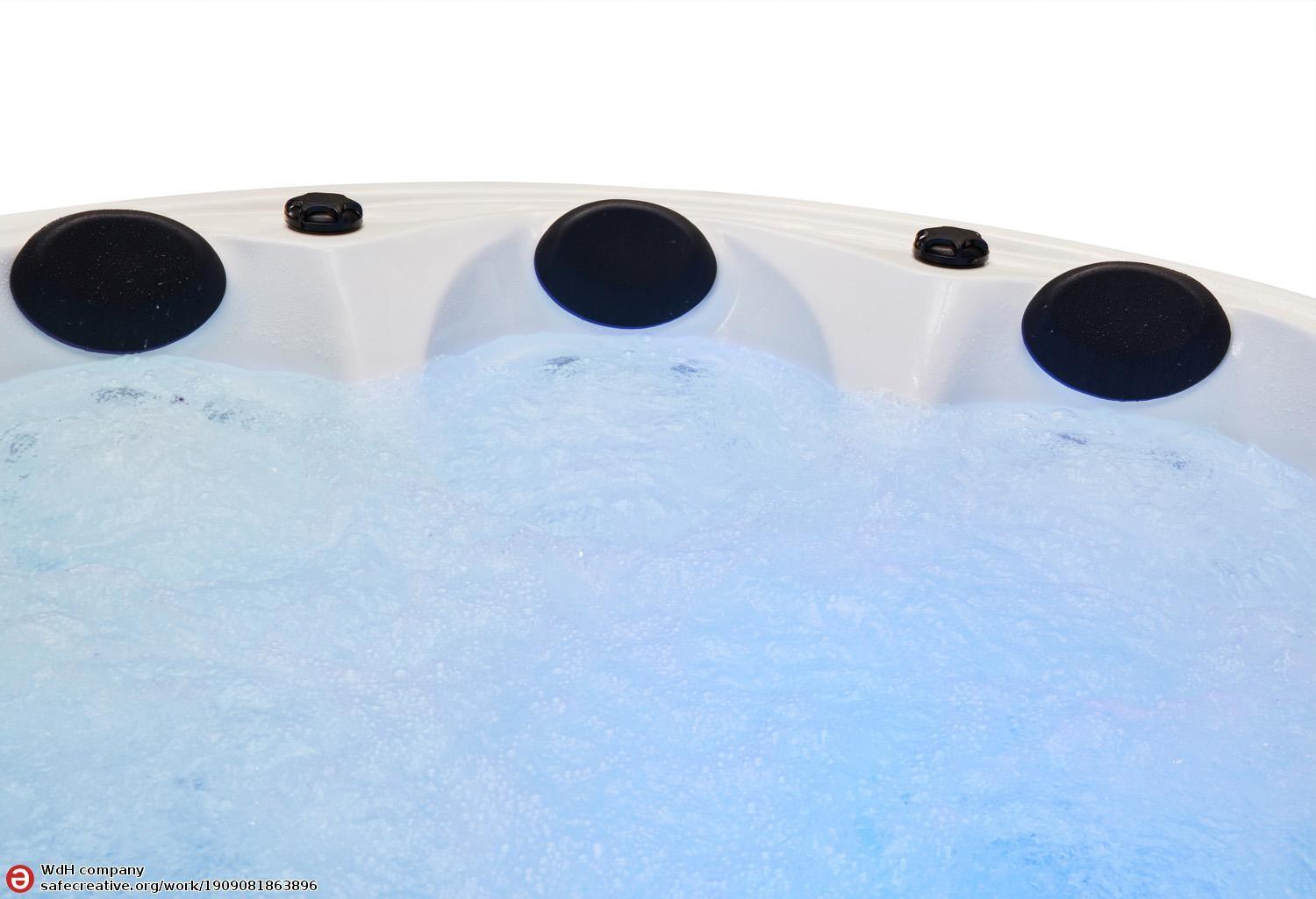 Eden Outdoor Hot Tub