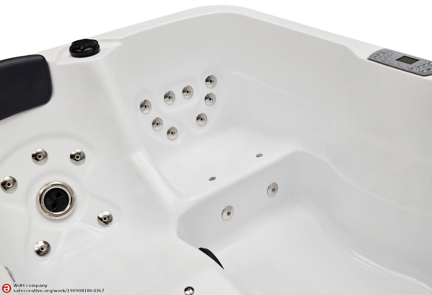 Adagio Outdoor Hot Tub