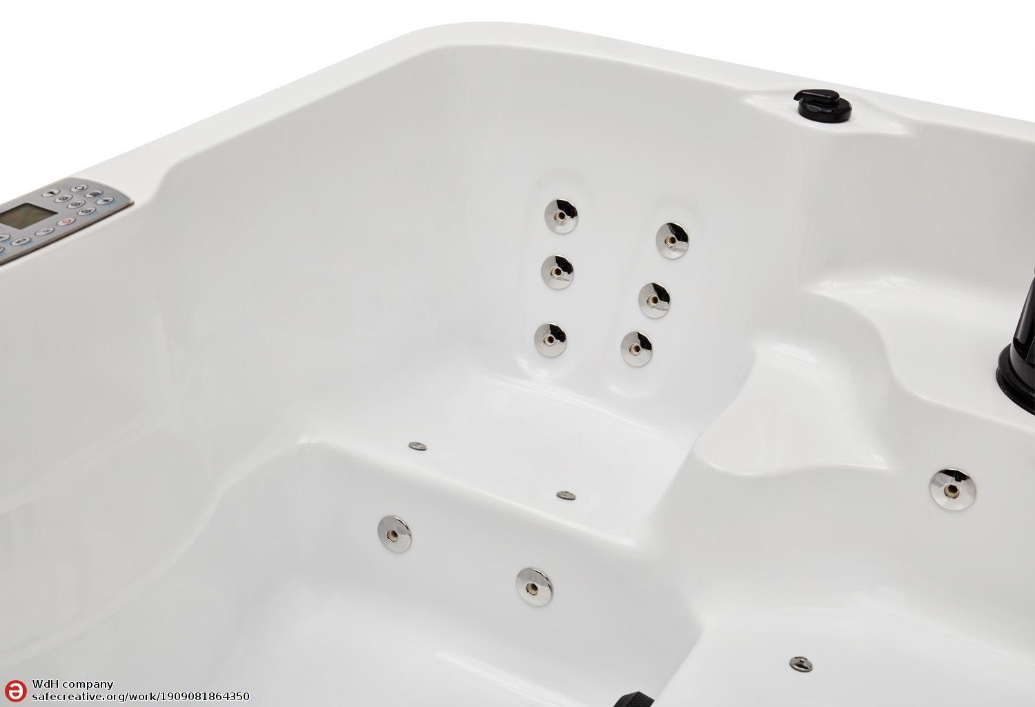 Adagio Outdoor Hot Tub