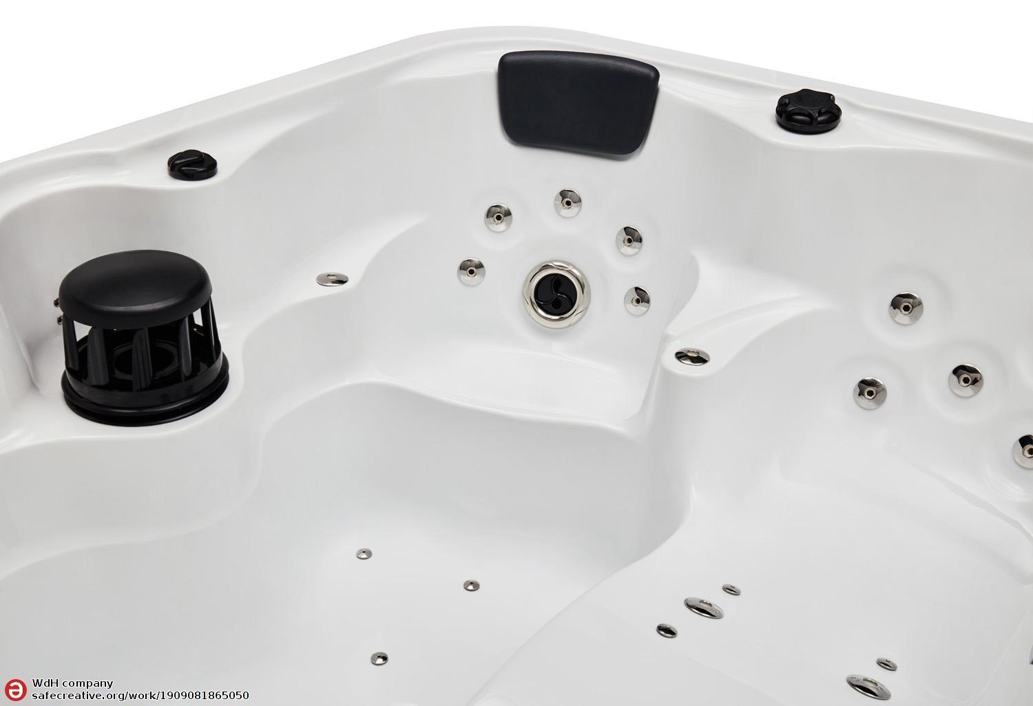 Azure Plus Outdoor Hot Tub