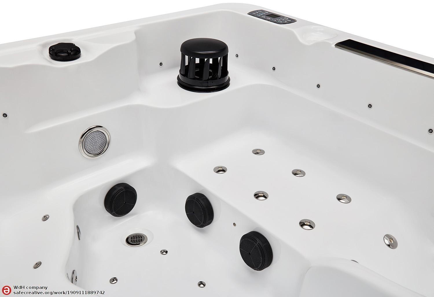 Essence Outdoor Hot Tub