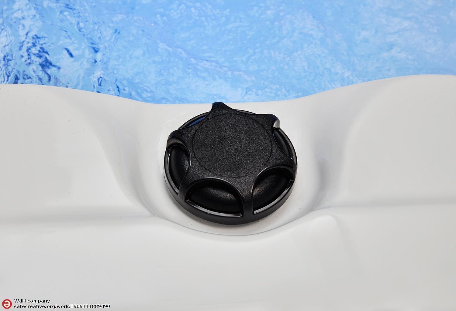 Essence Outdoor Hot Tub