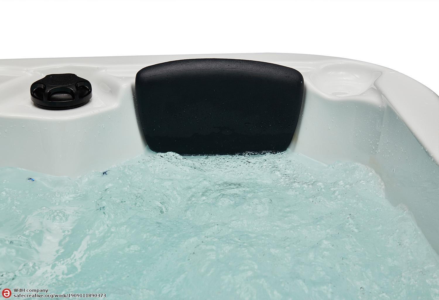 Flora Outdoor Hot Tub