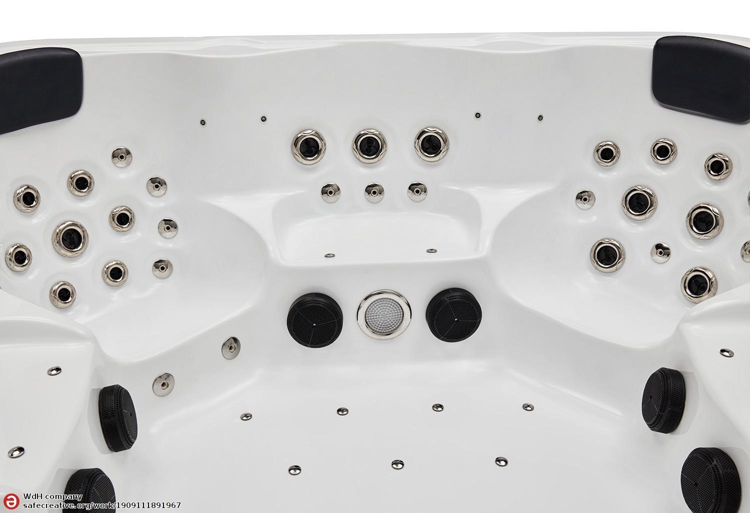 Luminary Outdoor Hot Tub