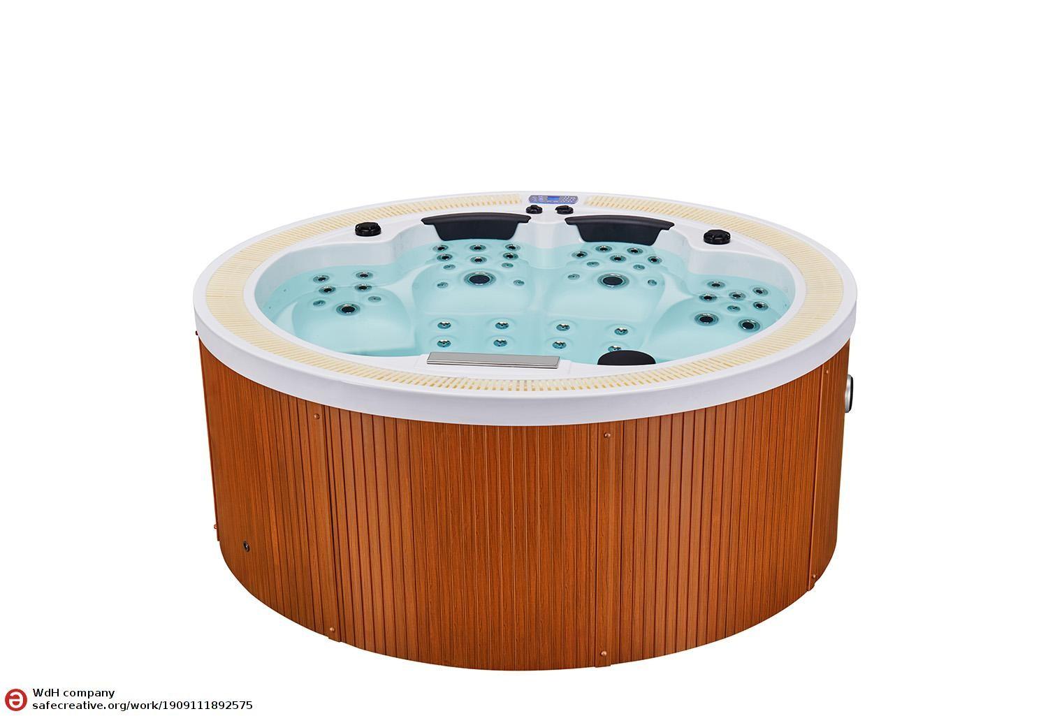 Lagoon Outdoor Hot Tub