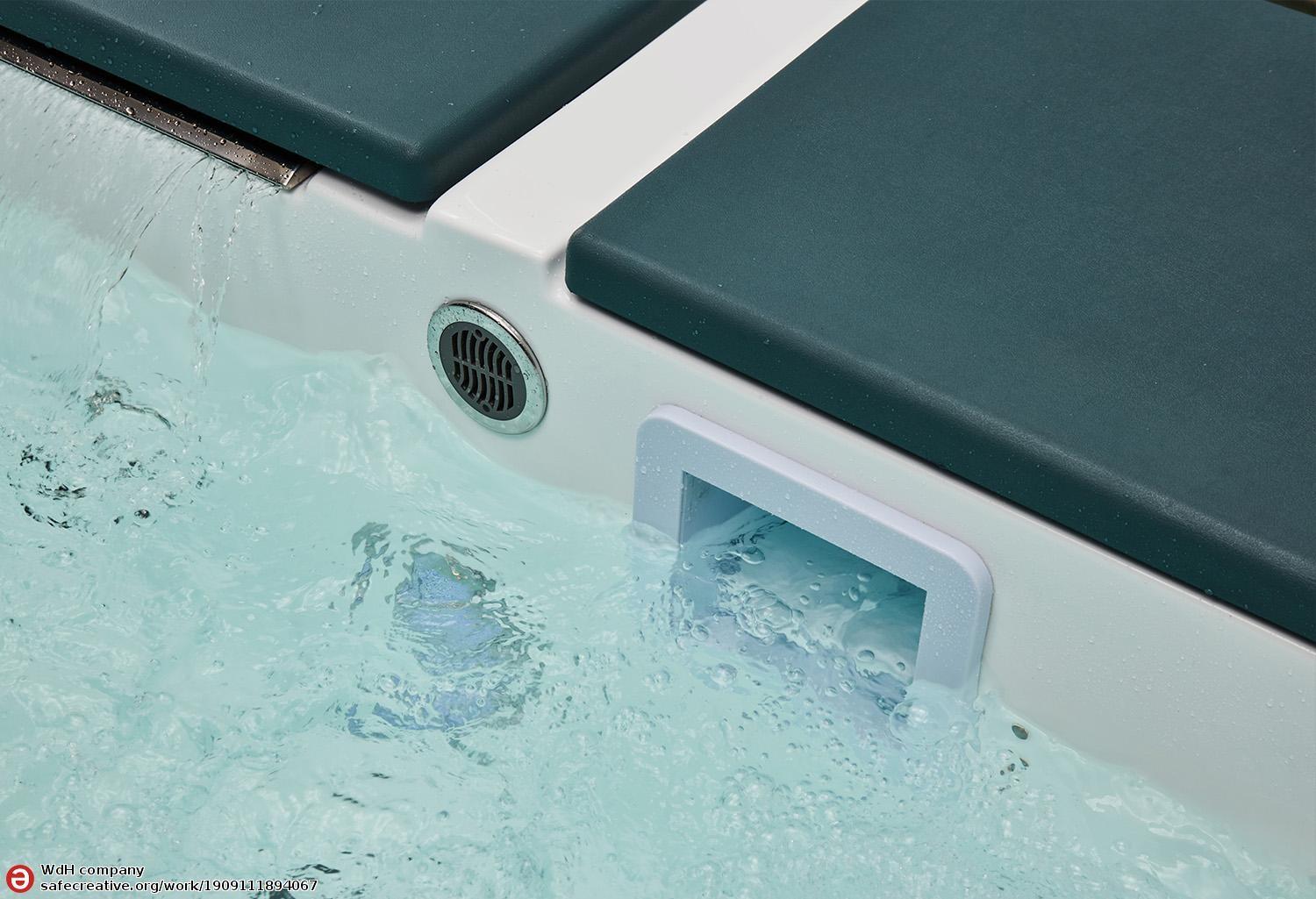 Crystal Plus Outdoor Hot Tub