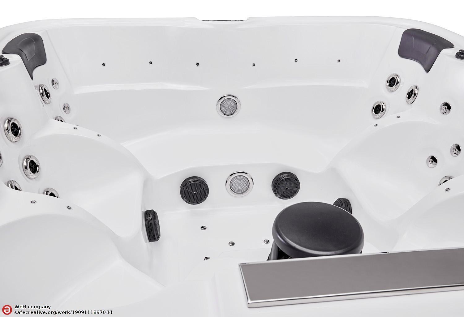 Haven Outdoor Hot Tub