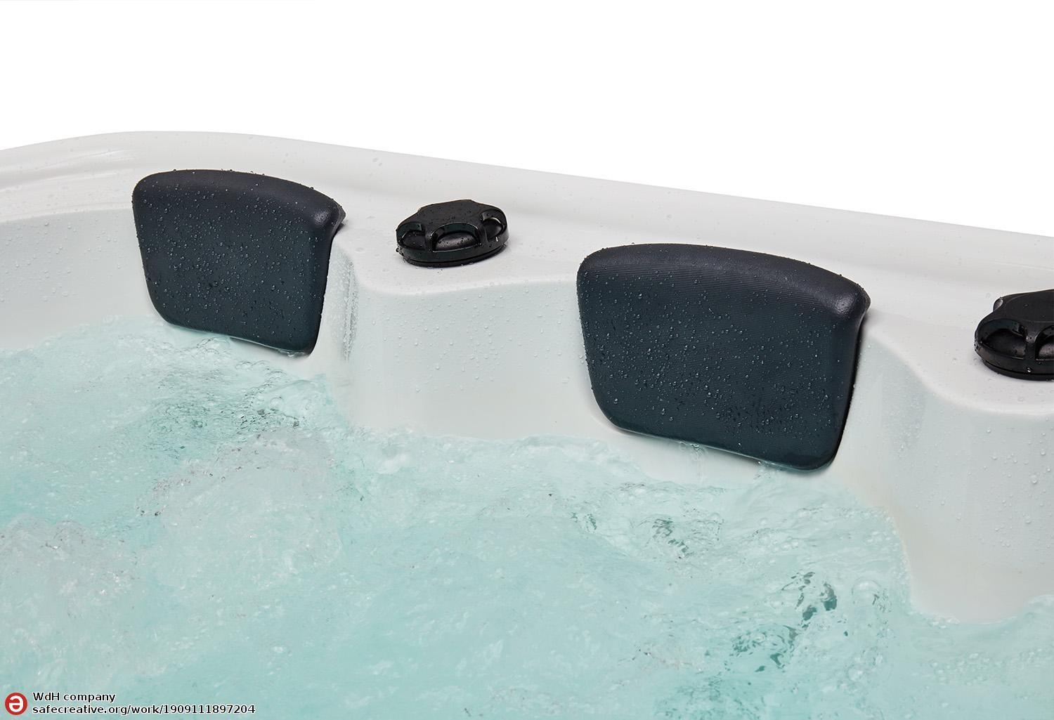 Euphoria Outdoor Hot Tub