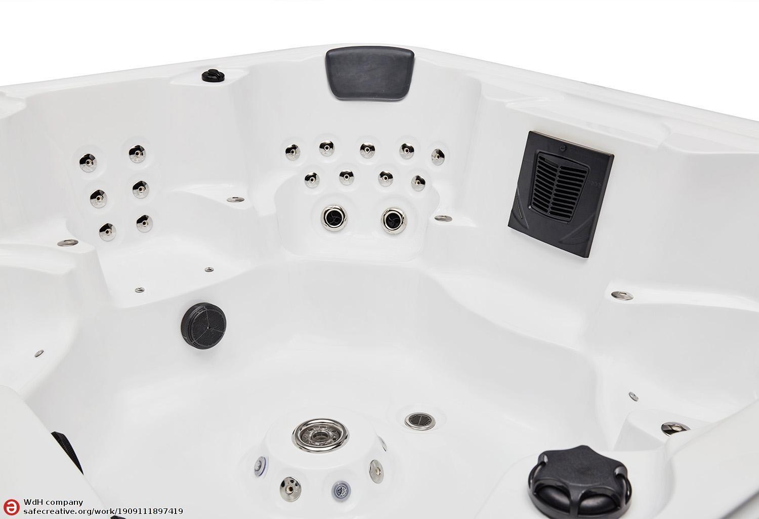 Melody Outdoor Hot Tub