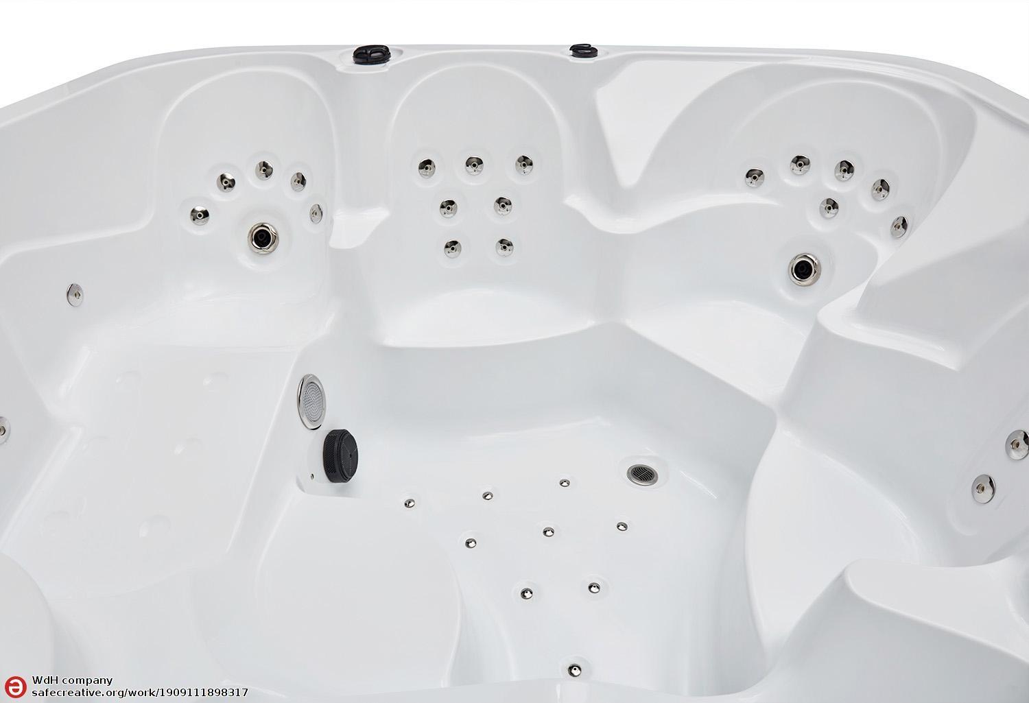 Nectar Outdoor Hot Tub