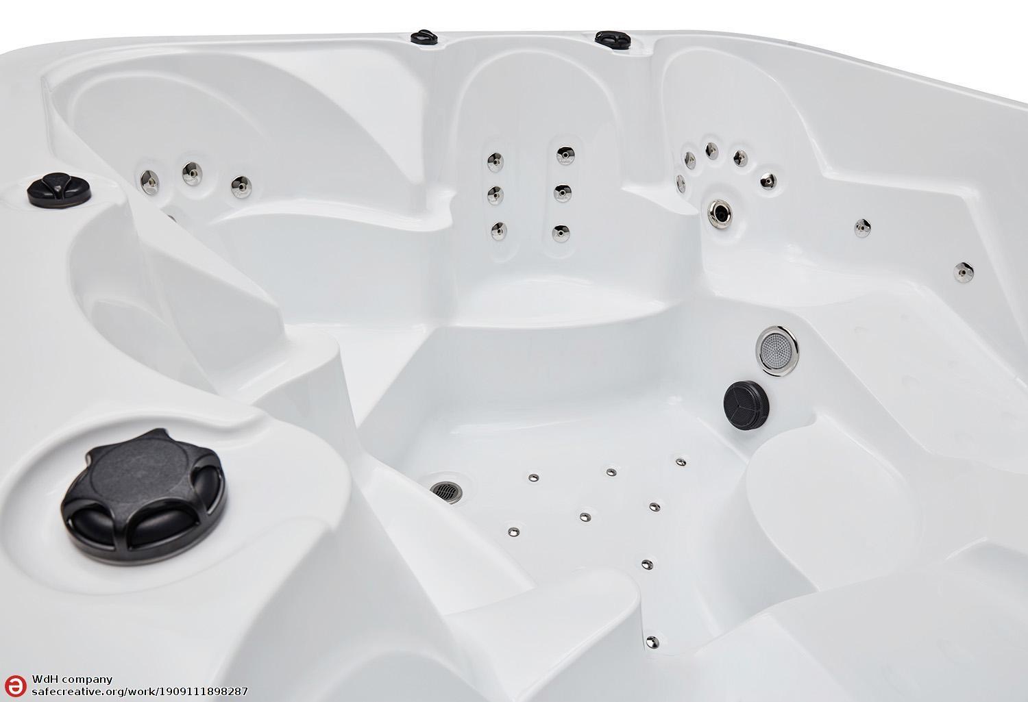 Nectar Outdoor Hot Tub