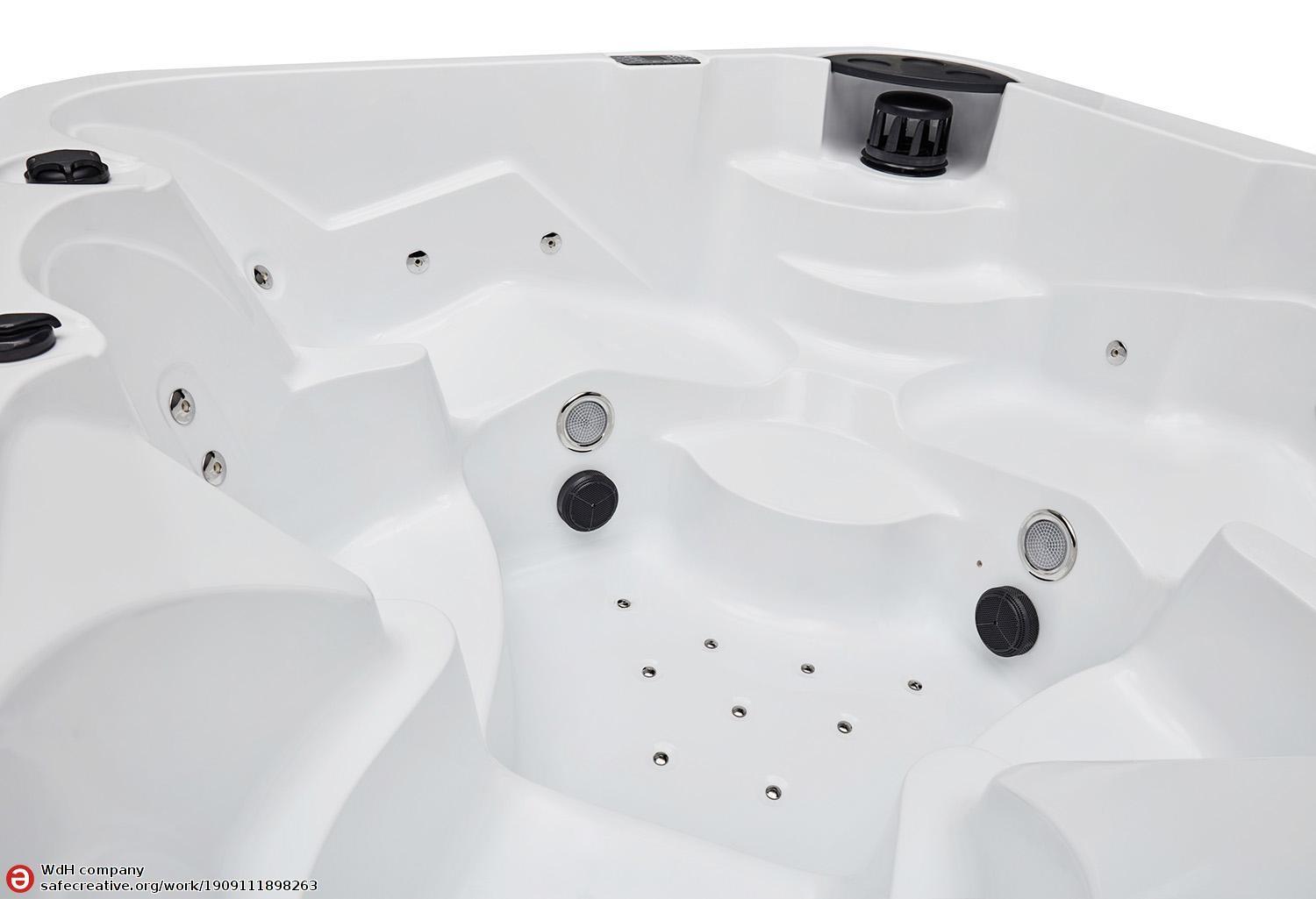 Nectar Outdoor Hot Tub