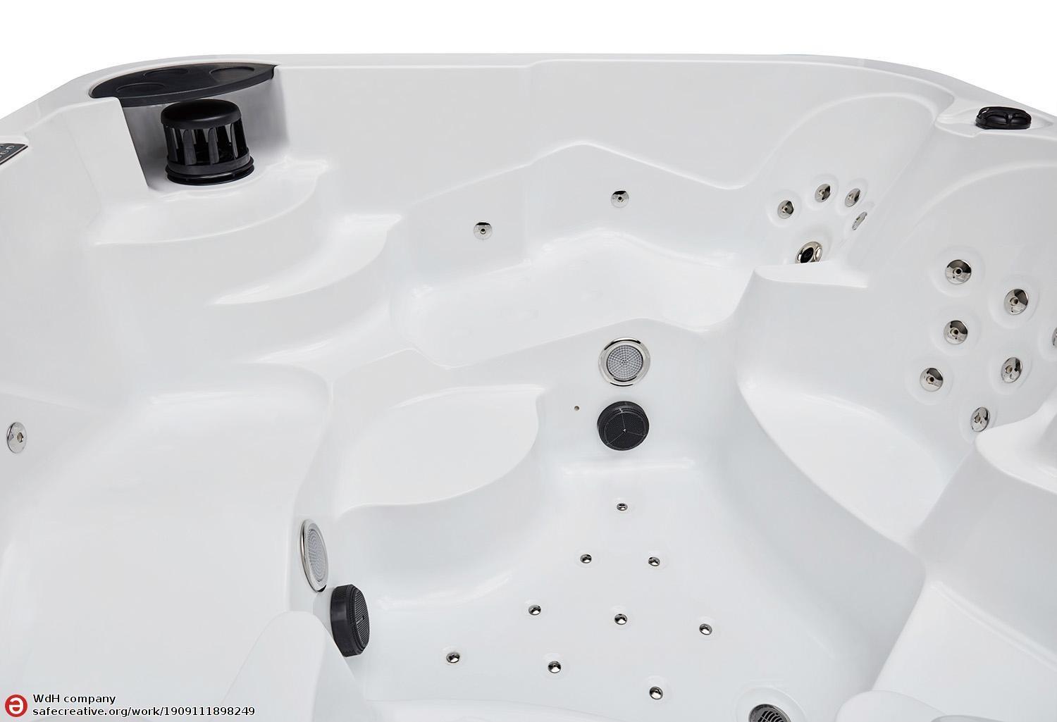 Nectar Outdoor Hot Tub