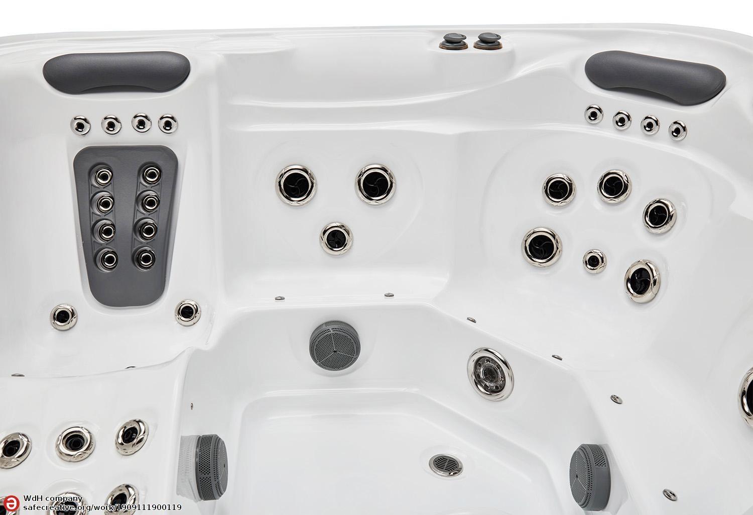 Serenade Outdoor Hot Tub