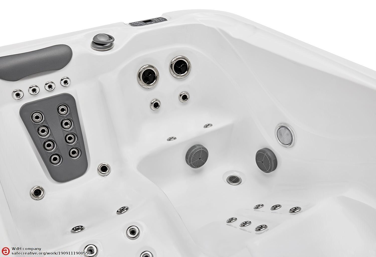 Grace Outdoor Hot Tub