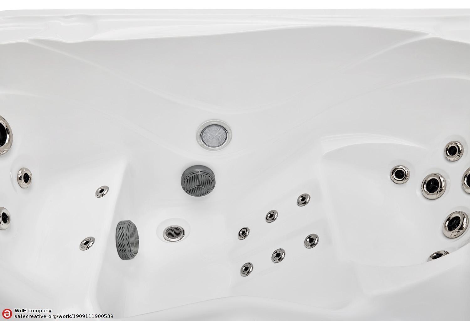 Grace Outdoor Hot Tub