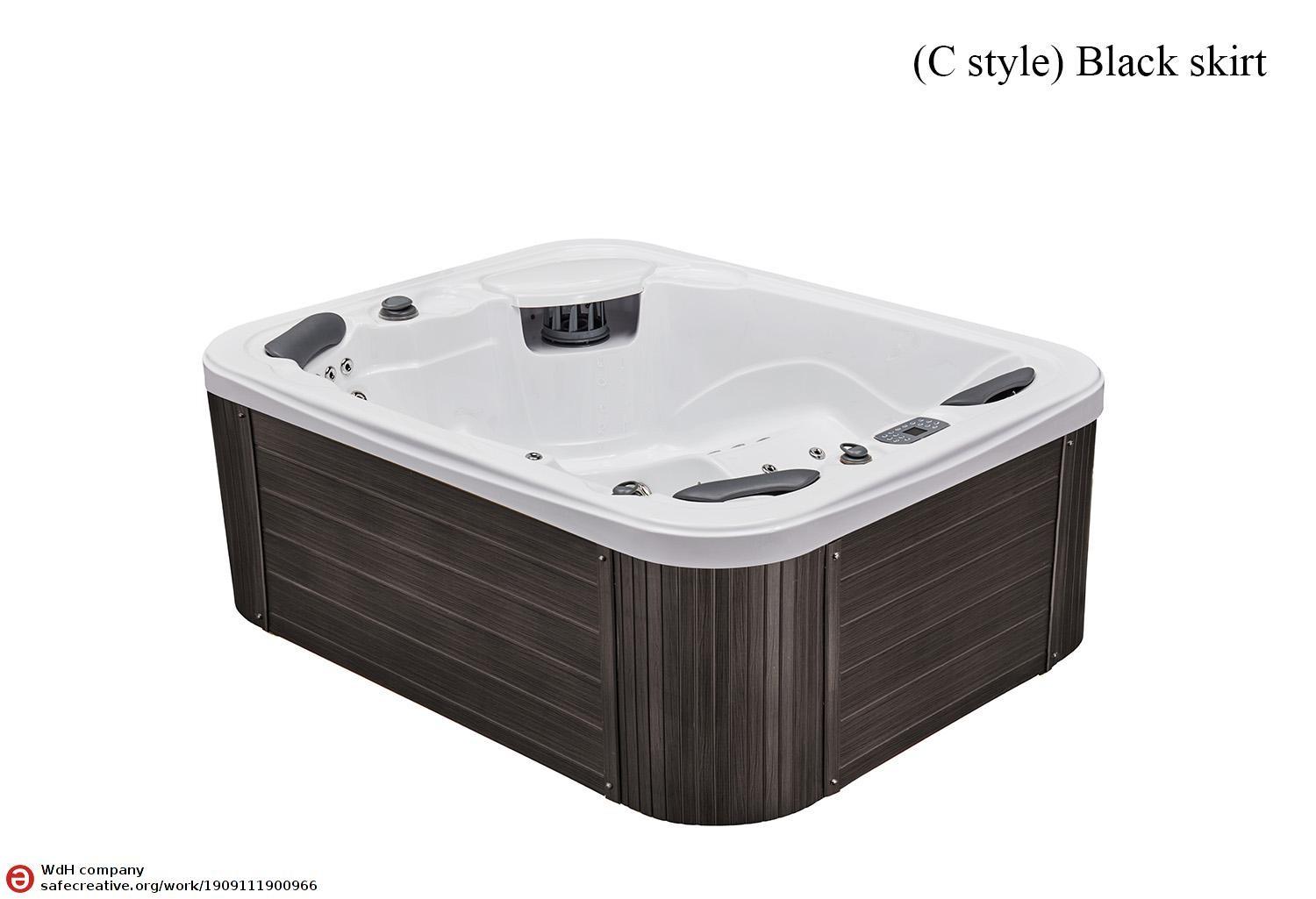 Luna Outdoor Hot Tub