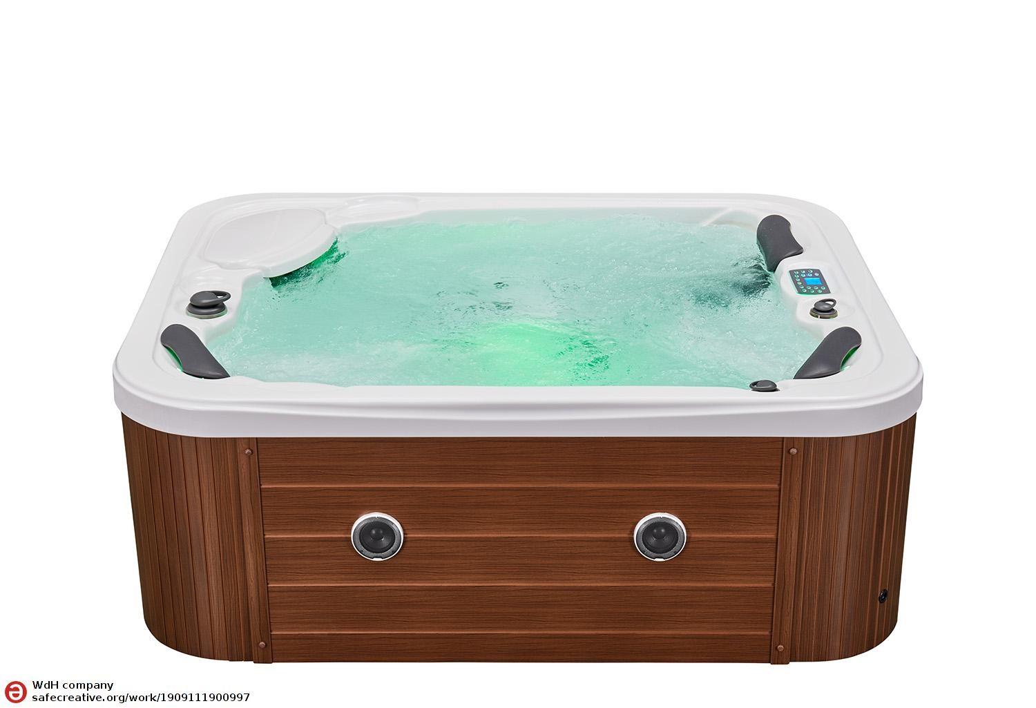 Luna Outdoor Hot Tub