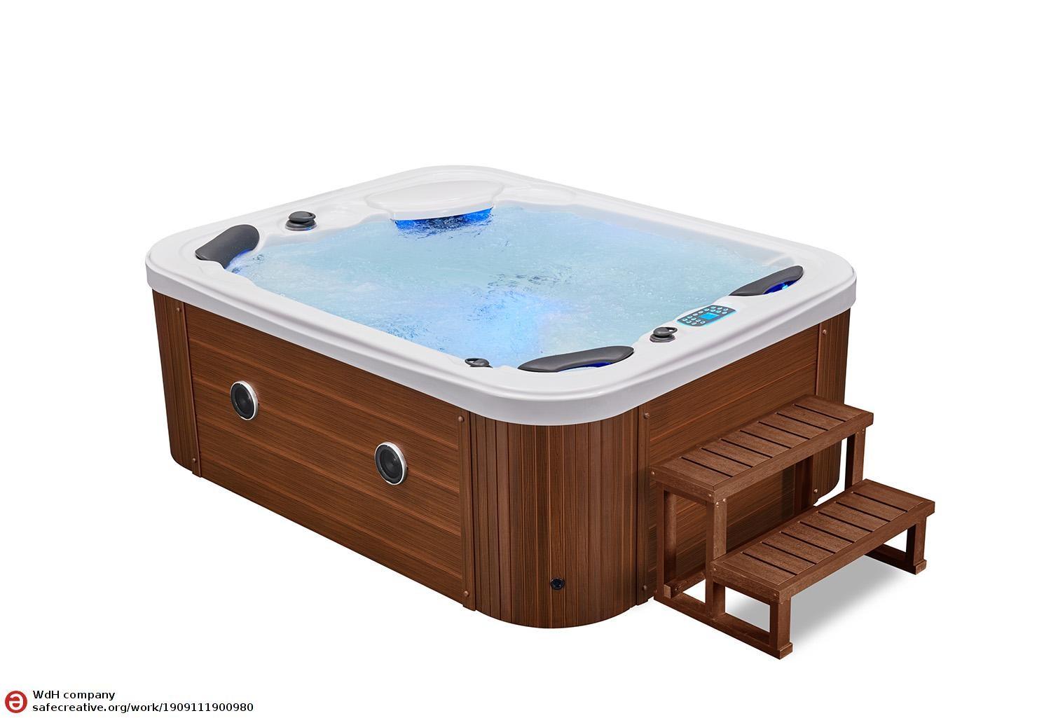 Luna Outdoor Hot Tub