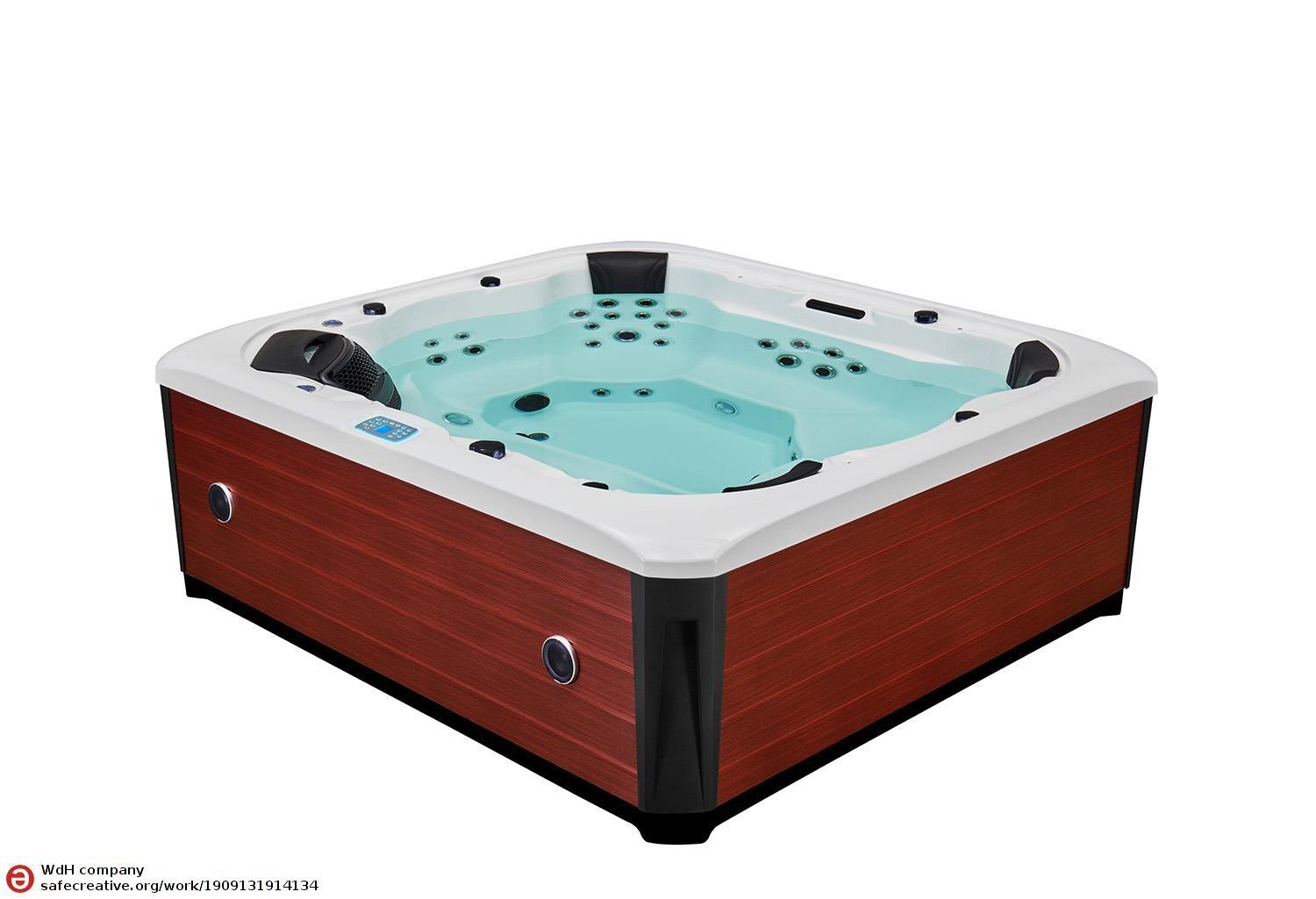 Solstice Outdoor Hot Tub