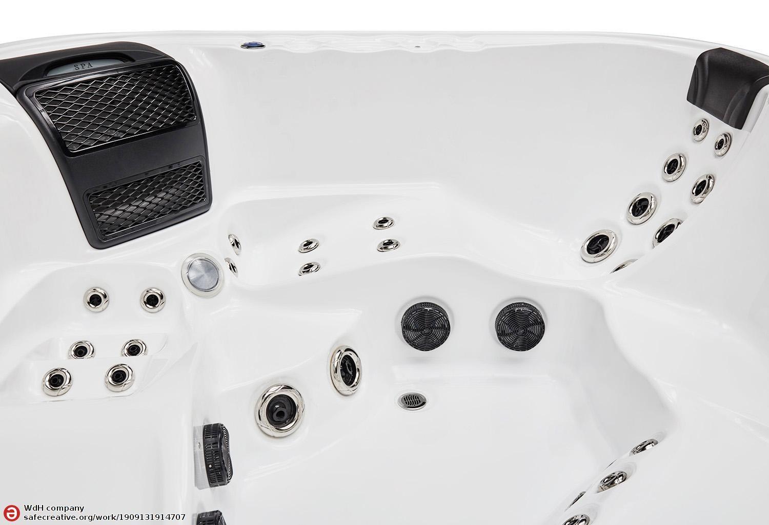 Symphony Outdoor Hot Tub