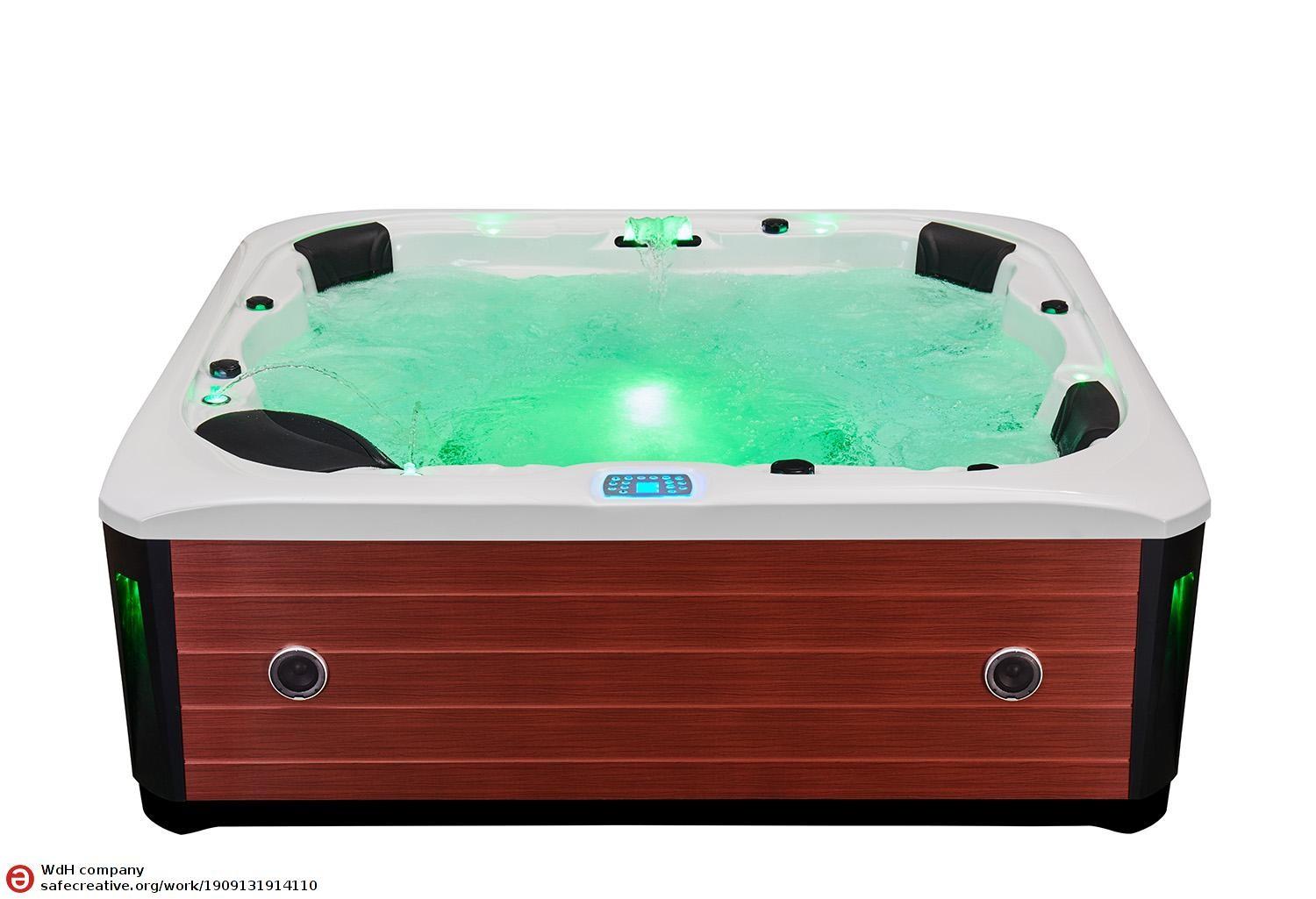 Solstice Outdoor Hot Tub