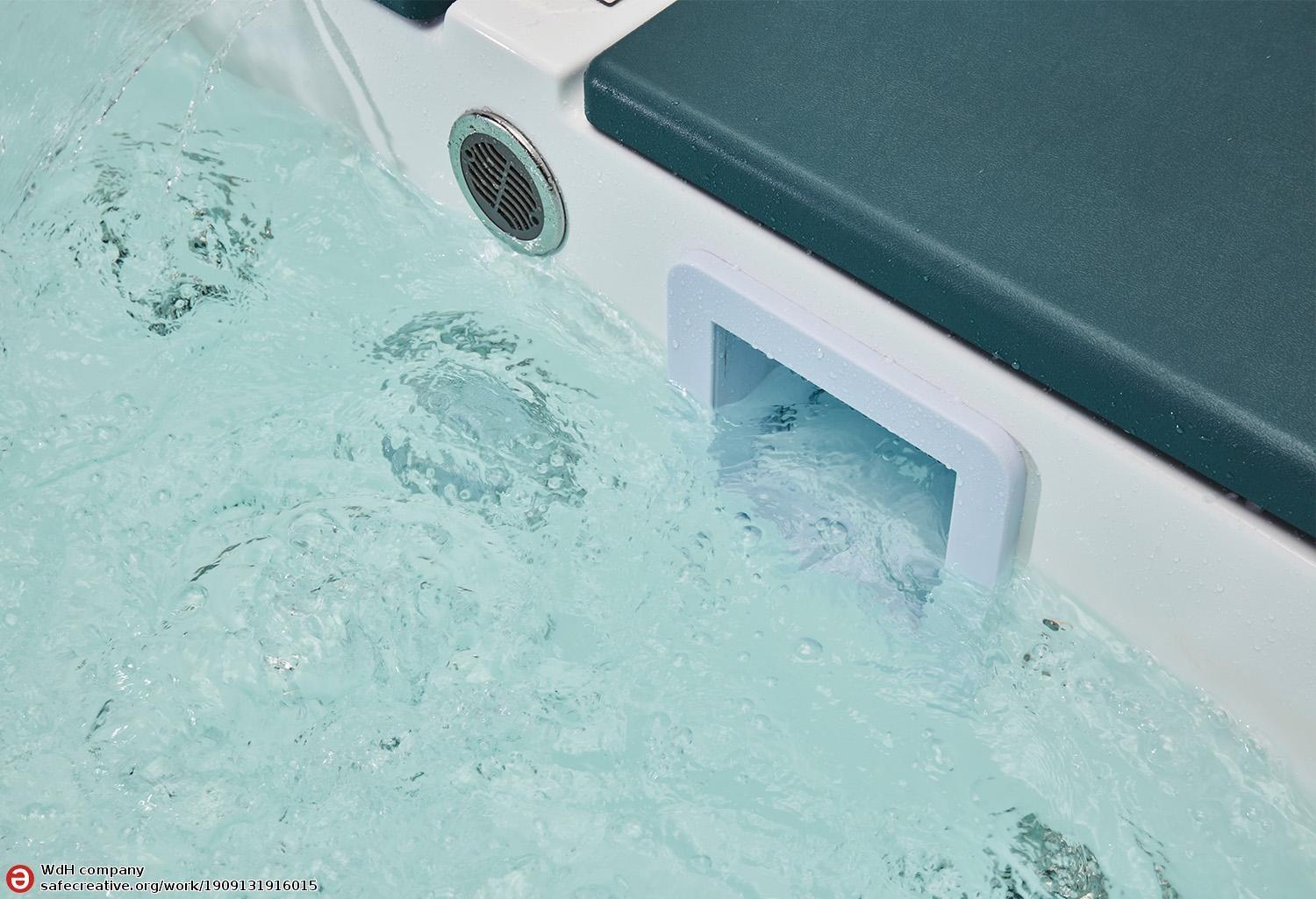 Crystal "Low Cost" Outdoor Hot Tub "Plug & Play System"